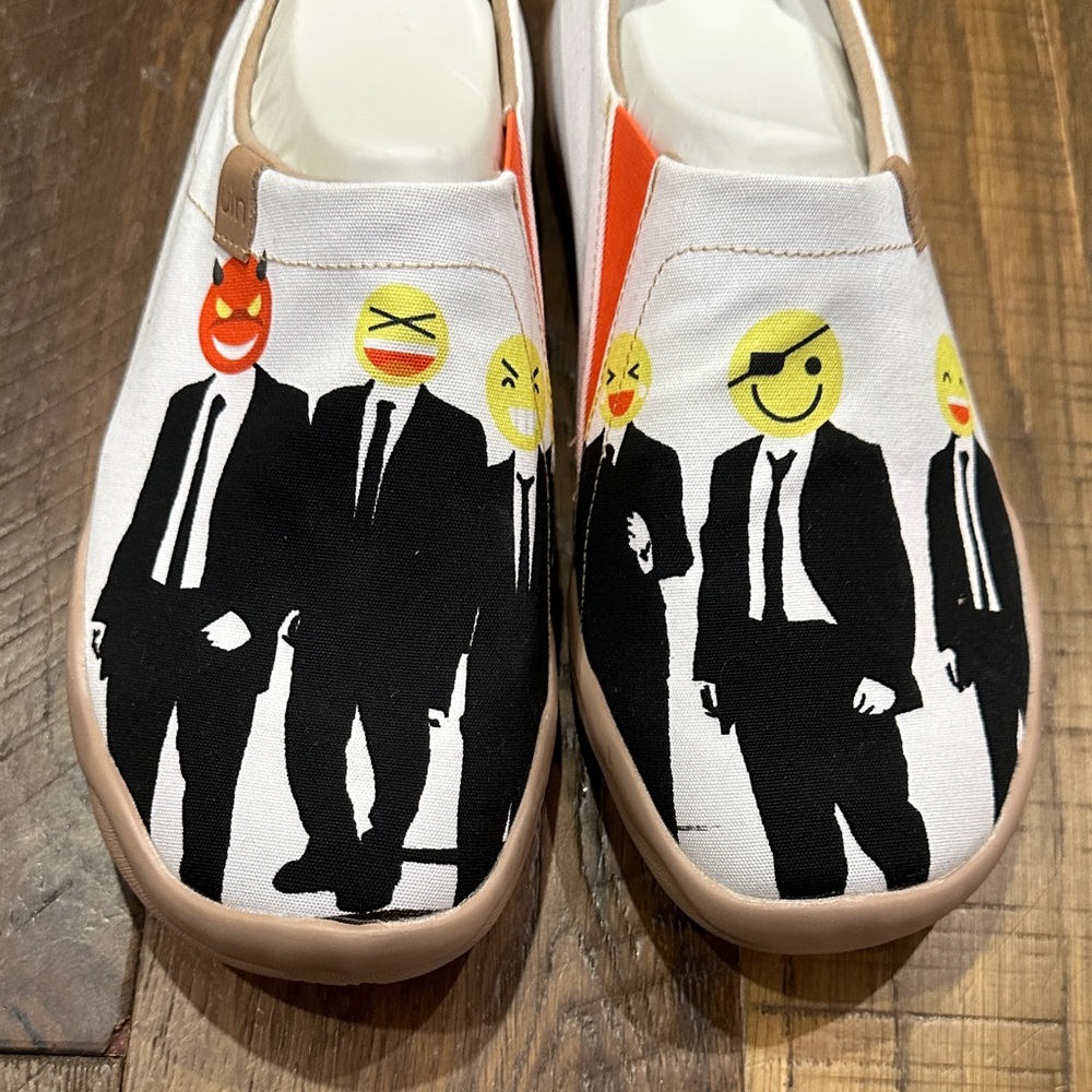 UIN White Slip-On Sneakers with Emoji Faces and Tan Trim - Picture 3 of 9